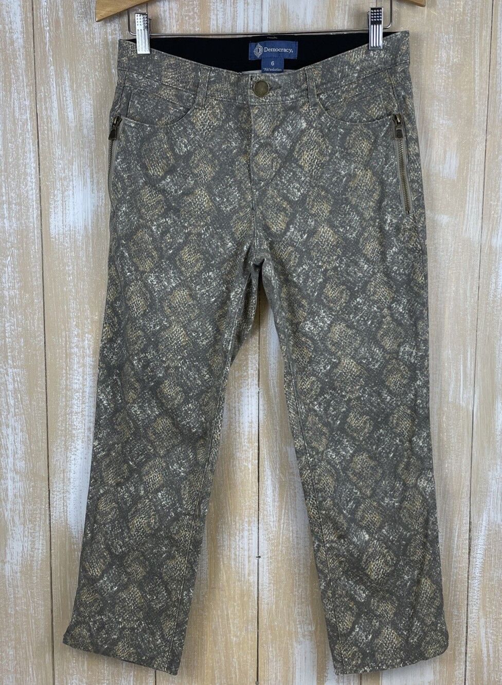 Democracy "Ab" Solution Snake-Print Womens Pants Sz 6 Decorative Zippers Stretch
